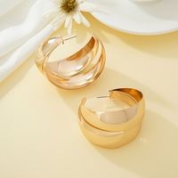 1 Pair Modern Style Sweet Classic Style C Shape Geometric Solid Color Alloy Gold Plated Hoop Earrings main image 5