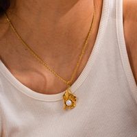 304 Stainless Steel 18K Gold Plated Simple Style Classic Style Plating Inlay Flower Pearl Pendant Necklace main image 1