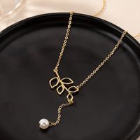 Wholesale Jewelry Vacation Simple Style Leaves Plastic Zinc Alloy Pearl Hollow Out Pendant Necklace main image 3