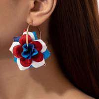 1 Pair Lady Korean Style Flower Alloy Plastic Drop Earrings main image 3