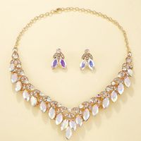 Elegante Lujoso Color Sólido Aleación Enchapado Embutido Aleación Cristal Diamantes De Imitación Chapado En Oro Mujeres Aretes Collar Conjunto De Joyas main image 4