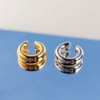 1 Paire Style Simple Style Classique Couleur Unie Placage Laiton Plaqué Or 18K Clips D'oreille main image 4