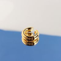 1 Par Estilo Simple Estilo Clásico Color Sólido Enchapado Latón Chapados en oro de 18k Puños De Oreja sku image 1