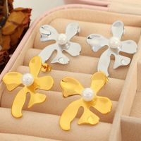 1 Pair Casual Modern Style Flower Inlay Titanium Steel Glass Bead 18K Gold Plated Ear Studs main image 1