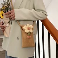 Women's Small Straw Flower Cute Basic Flowers Flip Cover Crossbody Bag main image 9