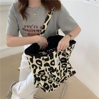 Women's Canvas Cheetah Print Elegant Classic Style Sports Open Shoulder Bag main image 5
