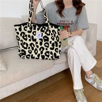Women's Canvas Cheetah Print Elegant Classic Style Sports Open Shoulder Bag main image 3