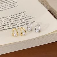 1 Pair Simple Style Geometric Inlay Sterling Silver Pearl Ear Studs main image 1