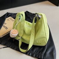Women's Medium Pu Leather Solid Color Basic Classic Style Dumpling Shape Zipper Crossbody Bag main image 2