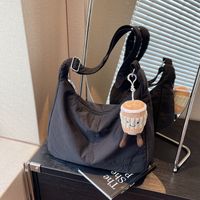 Women's Medium Pu Leather Solid Color Basic Classic Style Dumpling Shape Zipper Crossbody Bag main image 4