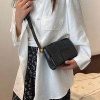 Women's Medium Pu Leather Lattice Solid Color Vintage Style Classic Style Sewing Thread Flip Cover Underarm Bag main image 3