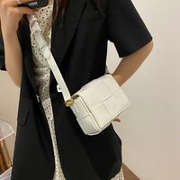Women's Medium Pu Leather Lattice Solid Color Vintage Style Classic Style Sewing Thread Flip Cover Underarm Bag main image 2