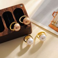 1 Pair Simple Style Round Inlay Copper Pearl 18K Gold Plated Earrings main image 8