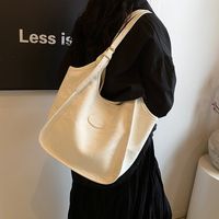 Women's Medium Pu Leather Solid Color Preppy Style Classic Style Sewing Thread Magnetic Buckle Shoulder Bag main image 2