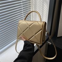 Femmes Moyen Faux Cuir Couleur Unie Style Vintage Style Classique Couvercle Rabattable Sac Bandoulière main image 5