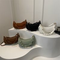 Women's Medium Pu Leather Solid Color Vintage Style Classic Style Dumpling Shape Zipper Saddle Bag main image 1