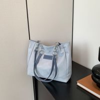 Women's Medium Pu Leather Solid Color Basic Classic Style Zipper Shoulder Bag main image 4