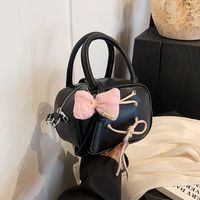 Women's Medium Pu Leather Solid Color Classic Style Sewing Thread Zipper Crossbody Bag main image 6