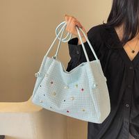 Women's Medium Yarn Solid Color Basic Pearls Sewing Thread Magnetic Buckle Shoulder Bag main image video