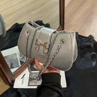 Women's Medium Pu Leather Solid Color Bow Knot Streetwear Sewing Thread Zipper Crossbody Bag main image video