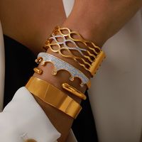 Acier Au Titane Plaqué Or 18K De Base Style Moderne Style Classique Placage Fission Incruster Ovale Couronne Strass Bracelet main image 8