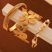 Titanium Steel 18K Gold Plated Basic Modern Style Classic Style Plating Fission Inlay Spray Flower Petal Artificial Pearls Bangle main image 7