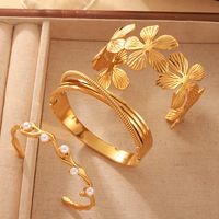 Titanium Steel 18K Gold Plated Basic Modern Style Classic Style Plating Fission Inlay Spray Flower Petal Artificial Pearls Bangle main image 10