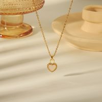 Wholesale Casual Vintage Style Heart Shape Petal Fish 304 Stainless Steel Copper 18K Gold Plated Pendant Necklace main image 3