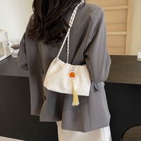 Women's Medium Pu Leather Solid Color Classic Style Streetwear Tassel Magnetic Buckle Crossbody Bag main image 5