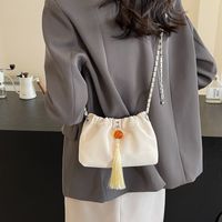 Women's Medium Pu Leather Solid Color Classic Style Streetwear Tassel Magnetic Buckle Crossbody Bag sku image 2