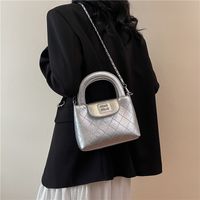 Women's Pu Leather Lingge Classic Style Sewing Thread Flip Cover Handbag sku image 4