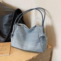Women's Medium Denim Solid Color Preppy Style Classic Style Zipper Tote Bag main image 7
