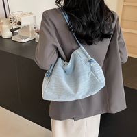 Women's Medium Denim Solid Color Preppy Style Classic Style Zipper Tote Bag sku image 2
