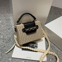 Women's Medium Straw Color Block Solid Color Vacation Beach Weave Magnetic Buckle Straw Bag main image 3