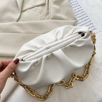 Women's Medium Pu Leather Solid Color Streetwear Cloud Shape Lock Clasp Underarm Bag sku image 1