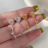 1 Pair Elegant Floral Plating Alloy Ear Studs main image 3