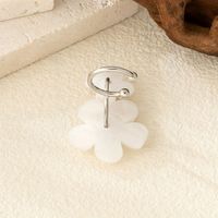 1 Pair Elegant Simple Style Flower Inlay Plastic Rhinestones Ear Clip main image 1
