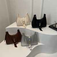 Women's Pu Leather Solid Color Classic Style Hook Loop Underarm Bag main image 1