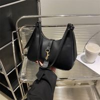 Women's Pu Leather Solid Color Classic Style Hook Loop Underarm Bag main image 4