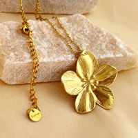 304 Stainless Steel 18K Gold Plated Elegant Lady Streetwear Flower Pendant Necklace main image 4