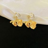 1 Pair Elegant Modern Style Classic Style Flower Inlay Alloy Copper Imitation Pearl Ear Studs main image 1