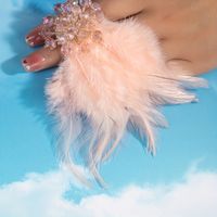 Elegant Lady Feather Artificial Feather Plastic Flower Beads Women's Brooches 1 Piece main image 3