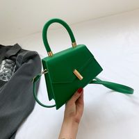 Women's Medium Pu Leather Solid Color Streetwear Lock Clasp Handbag Crossbody Bag sku image 3