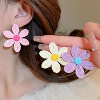 1 Pair Elegant Sweet Flower Alloy Straw Ear Studs main image 3