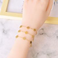 Simple Style Classic Style Flower Titanium Steel Gold Plated Bracelets In Bulk main image 3