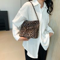 Women's Pu Leather Leopard Punk Sewing Thread Magnetic Buckle Handbag main image 5