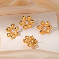 1 Pair Elegant Cute Flower Plating Inlay 304 Stainless Steel Pearl Gold Plated Ear Studs main image 3