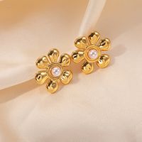 1 Pair Elegant Cute Flower Plating Inlay 304 Stainless Steel Pearl Gold Plated Ear Studs main image 4