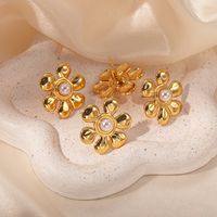 1 Pair Elegant Cute Flower Plating Inlay 304 Stainless Steel Pearl Gold Plated Ear Studs main image 5