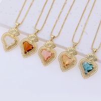 Estilo Simple Estilo Clásico Forma De Corazón Vidrio Cobre Enchapado Embutido Vidrio Chapados en oro de 18k Mujeres Collar Colgante main image 1